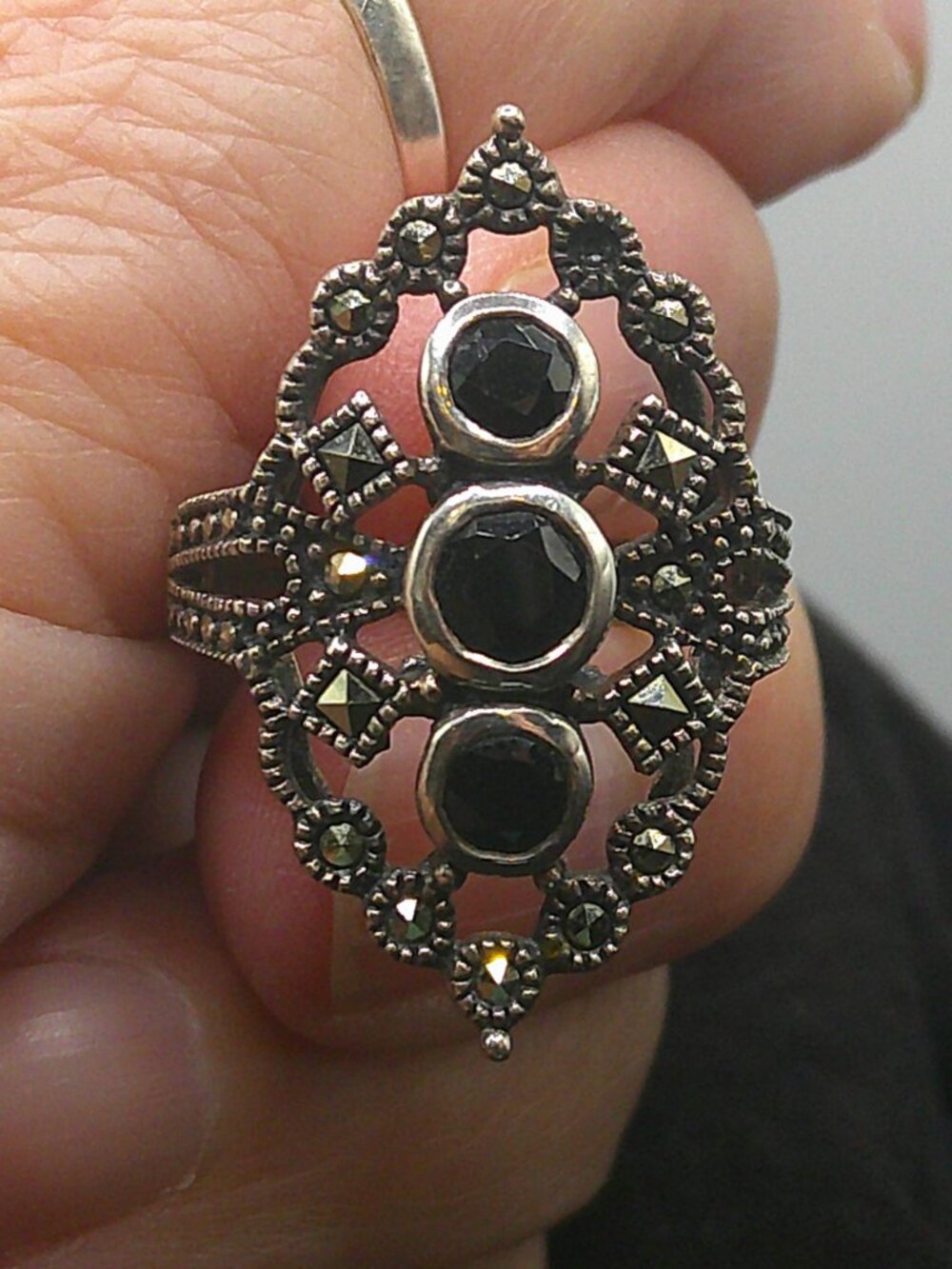 Sterling Silver and 3 Stone Onyx Ring Sz 7.5